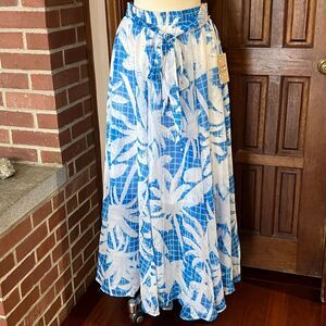Maxi Skirt in Blue and White Floral Women's Medium NWT
